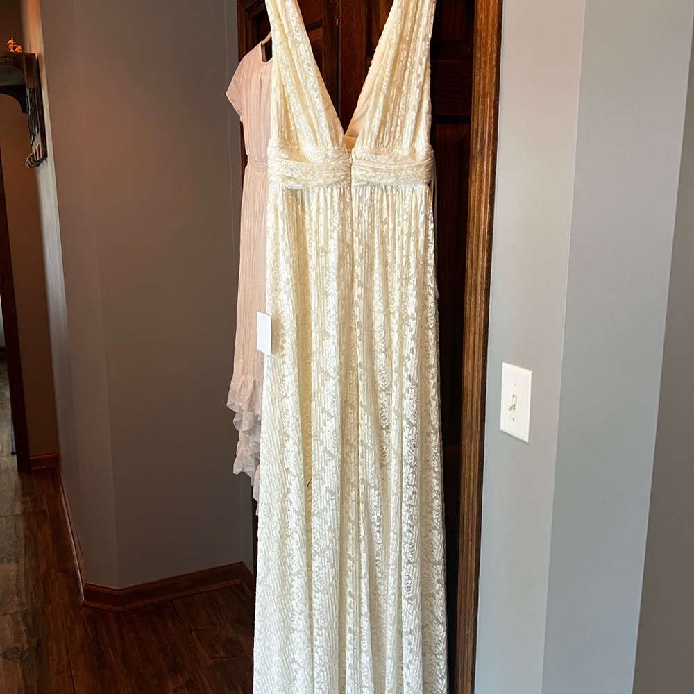 Lulu's Ivory Lace Maxi Dress - Picture 3 of 5